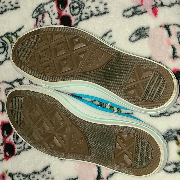 Blue Converse Size 6 - Picture 3 of 4